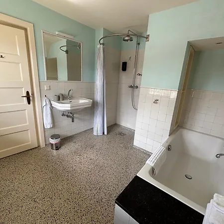 Nieuwland Hotel 3*